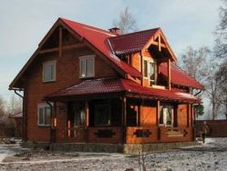 Дом из бруса ДБ-149, 10x10 м с мансардным этажом