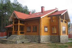 Дом из оцилиндрованного бревна ОБ-270 (10,20x18,00 м) Дом из оцилиндрованного бревна ОБ-270 (10,20x18,00 м)